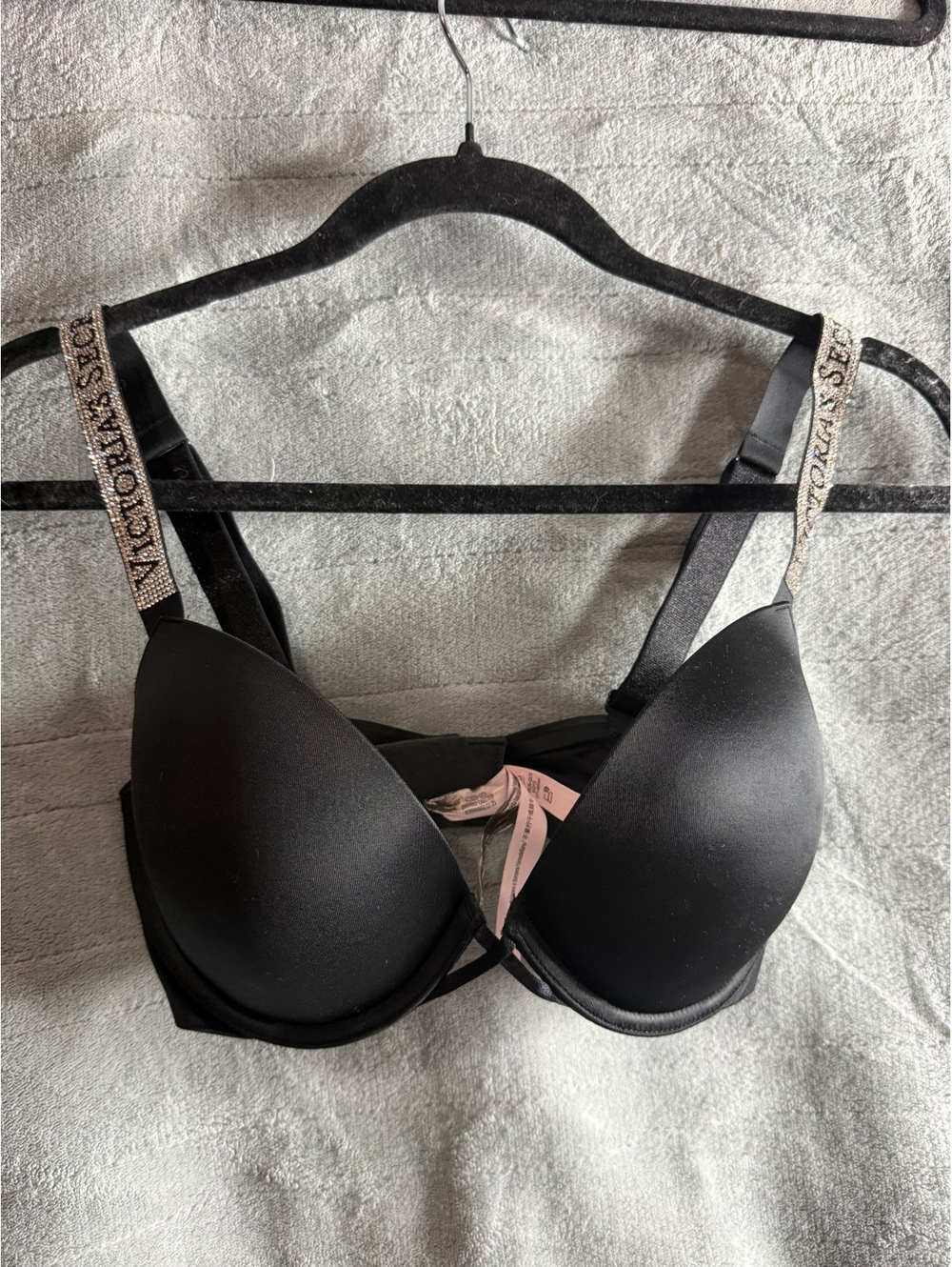 Victoria’s Secret Very Sexy Logo Shine Strap Push-Up Bra 32DD Rhinestone NWOT